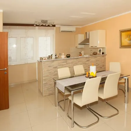 Апартаменти Dolores