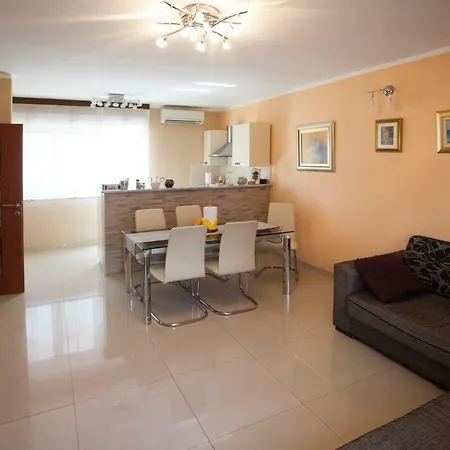 Апартаменти Dolores